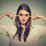 چرا بیشتر ما تصمیم‌های مهم را به تنهایی می‌گیریم؟