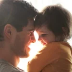 زمان برای خود والدین؛ چرا چند دقیقه خلوت شخصی می‌تواند سلامت جسم و روان پدر و مادرها را بهبود دهد؟