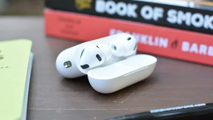 کنترل دوربین آیفون با ایرپاد؛ چگونه با AirPods از راه دور عکس و فیلم بگیریم؟