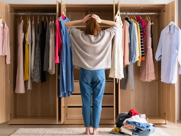 ارتباط انتخاب لباس و سلامت روان؛ چرا گاهی هیچ لباسی به دلمان نمی‌نشیند؟