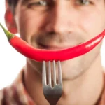 نوشیدن آب هنگام غذا؛ آیا برخلاف تصور رایج باعث افزایش غذا خوردن می‌شود؟
