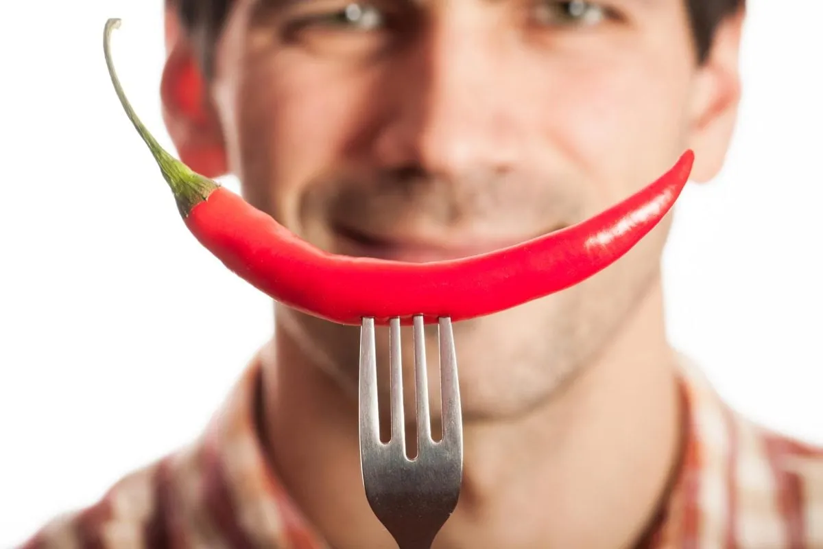 نوشیدن آب هنگام غذا؛ آیا برخلاف تصور رایج باعث افزایش غذا خوردن می‌شود؟