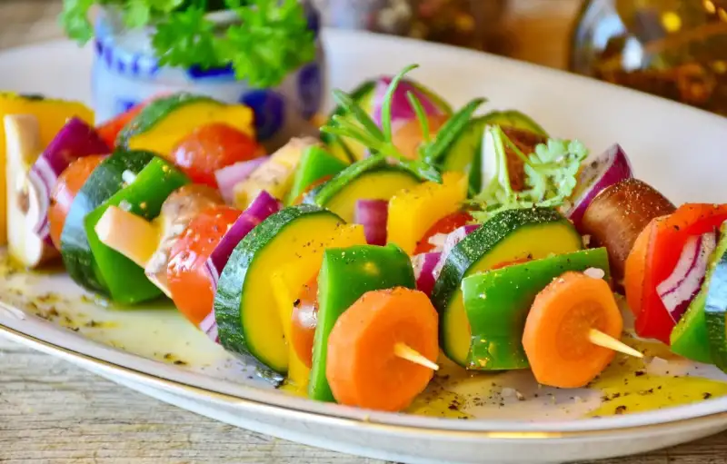رژیم وگان کم‌چرب برای کاهش وزن چگونه بدون محدود کردن کالری به کاهش وزن کمک می‌کند؟