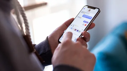 ساخت استیکر در آیفون؛ تبدیل عکس‌های شخصی به واکنش‌های جذاب در پیام‌ها