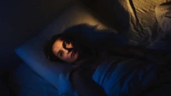 بیدار شدن ساعت ۳ صبح؛ آیا این عادت شبانه ریشه‌ای علمی و تاریخی دارد؟